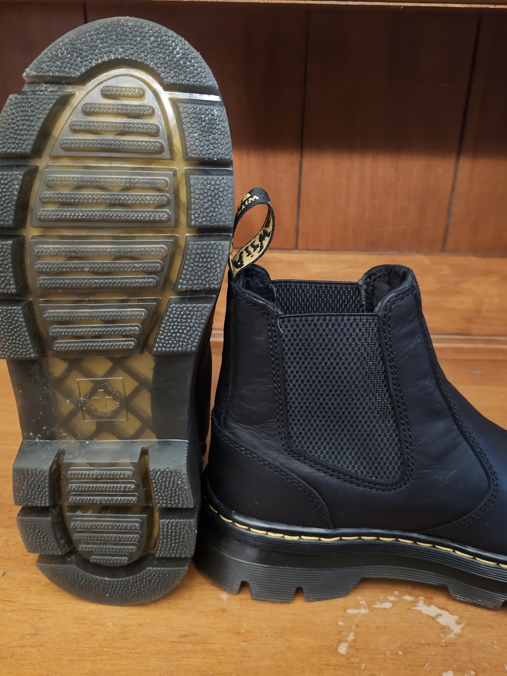Doc Martens Chelsea Sz 7 NWOB